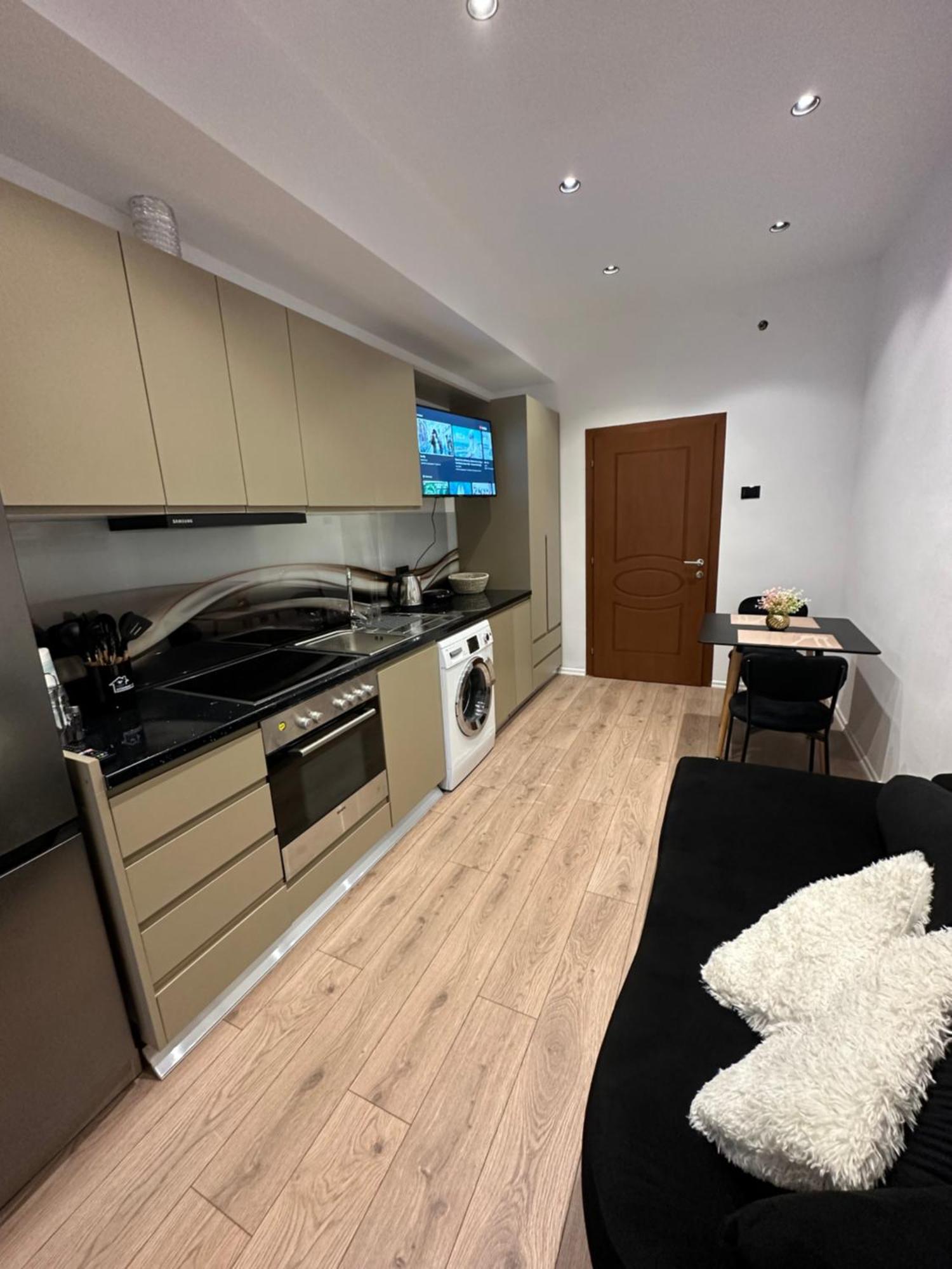Heart Of Tirana Apartment Bagian luar foto