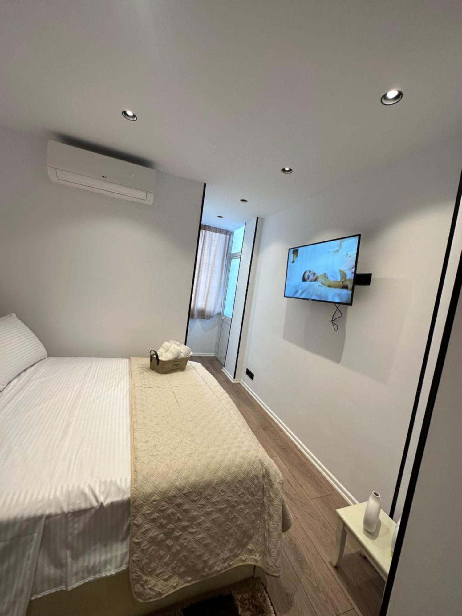 Heart Of Tirana Apartment Bagian luar foto