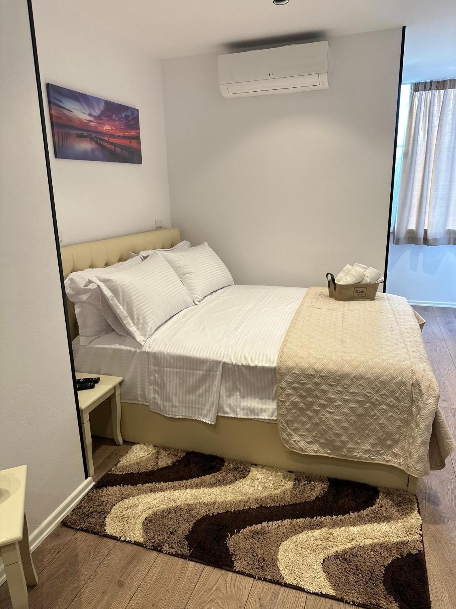 Heart Of Tirana Apartment Bagian luar foto